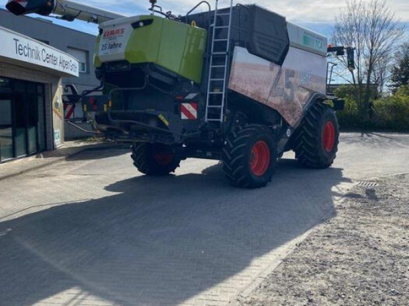 Claas TRION 750