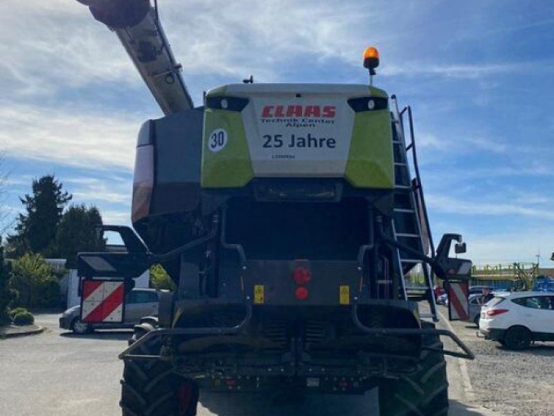 Claas TRION 750