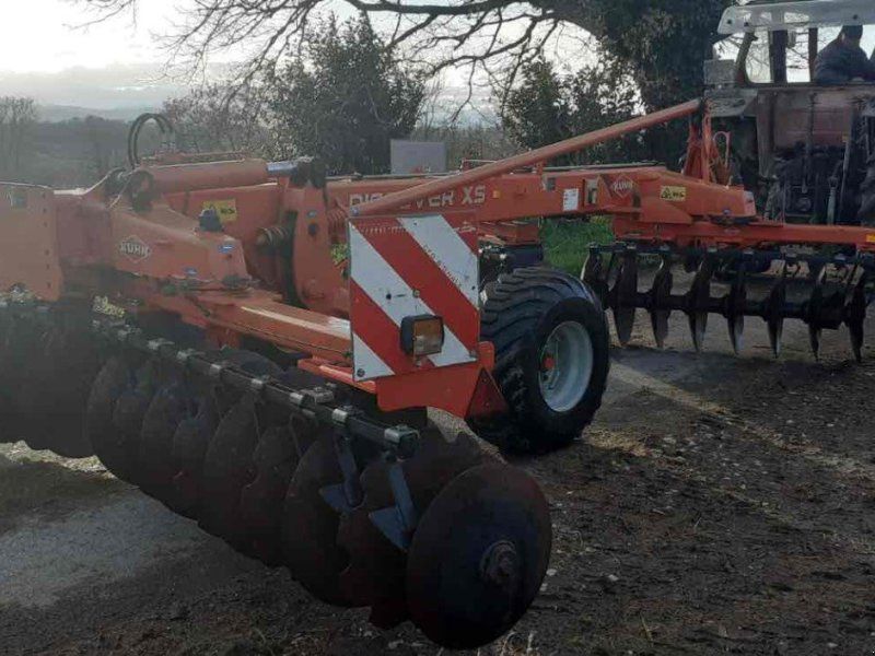 Kuhn XS 32