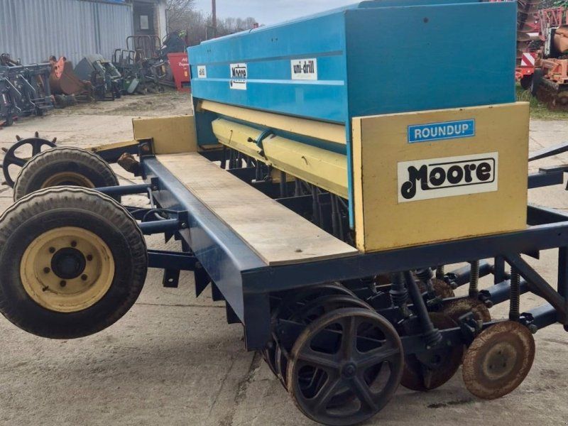 Moore-Unidrill all-till 4m