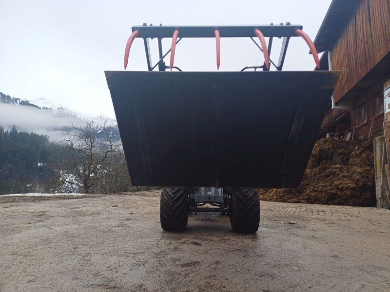 Leichtgutschaufel mit Greifer