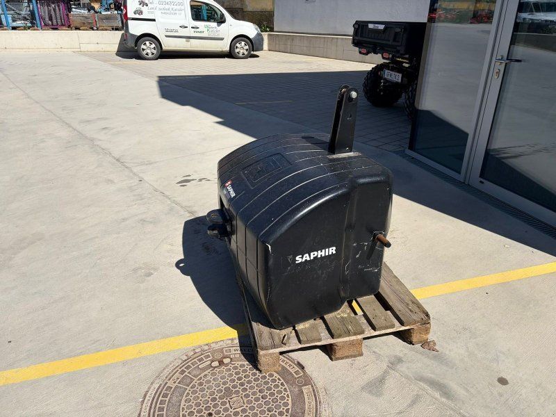 Saphir aus Stahlbeton 900 kg