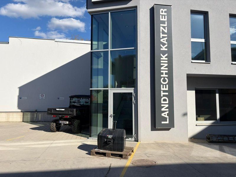 Saphir aus Stahlbeton 650 kg