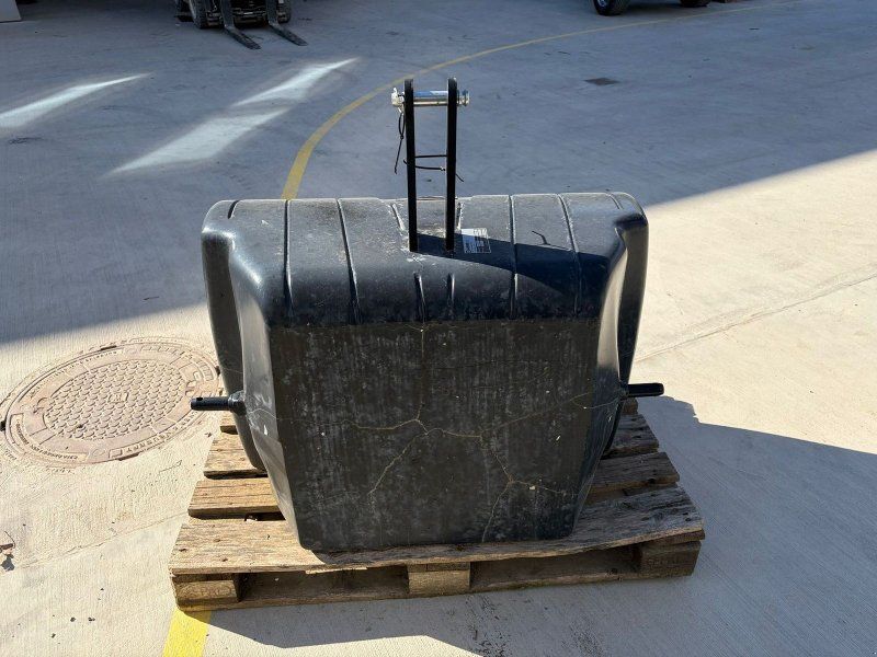 Saphir aus Stahlbeton 1100 kg