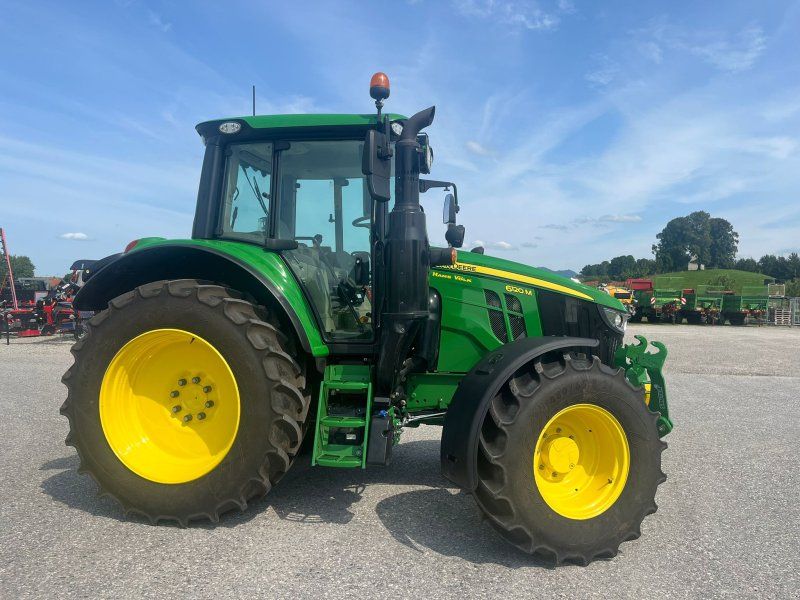 John Deere 6120M