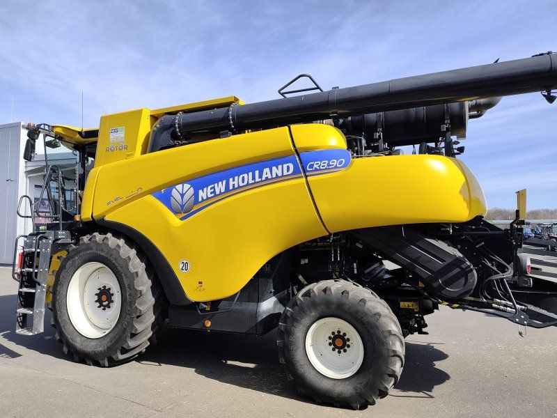 New Holland CR 8.90