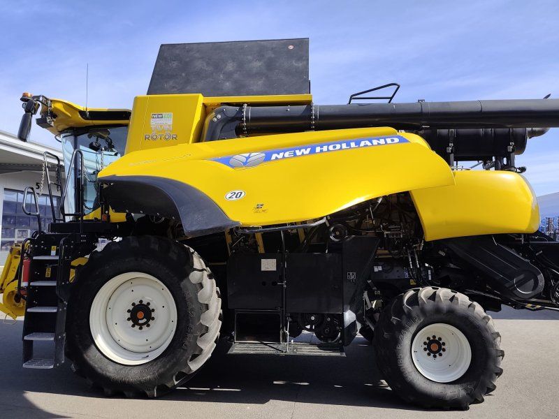 New Holland CR 8.90