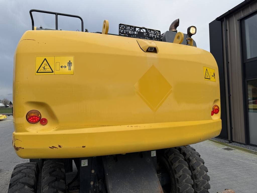 Komatsu PW 180-10 wielkraan