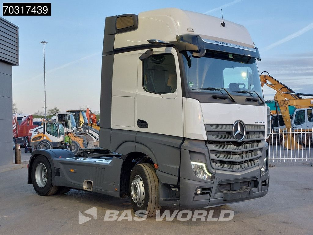 Mercedes Actros 1845 4X2 GigaSpace Retarder 2xTanks ACC Standklima Navi