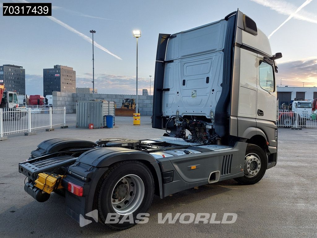 Mercedes Actros 1845 4X2 GigaSpace Retarder 2xTanks ACC Standklima Navi