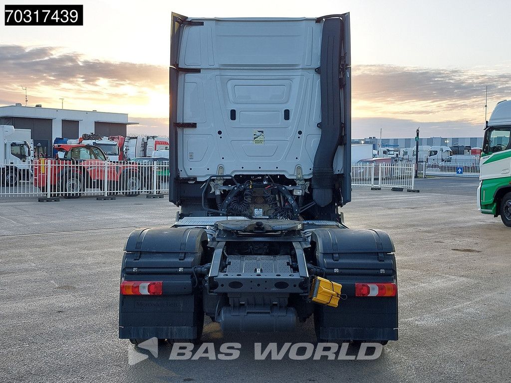 Mercedes Actros 1845 4X2 GigaSpace Retarder 2xTanks ACC Standklima Navi