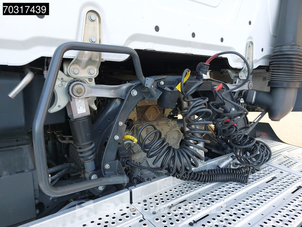 Mercedes Actros 1845 4X2 GigaSpace Retarder 2xTanks ACC Standklima Navi