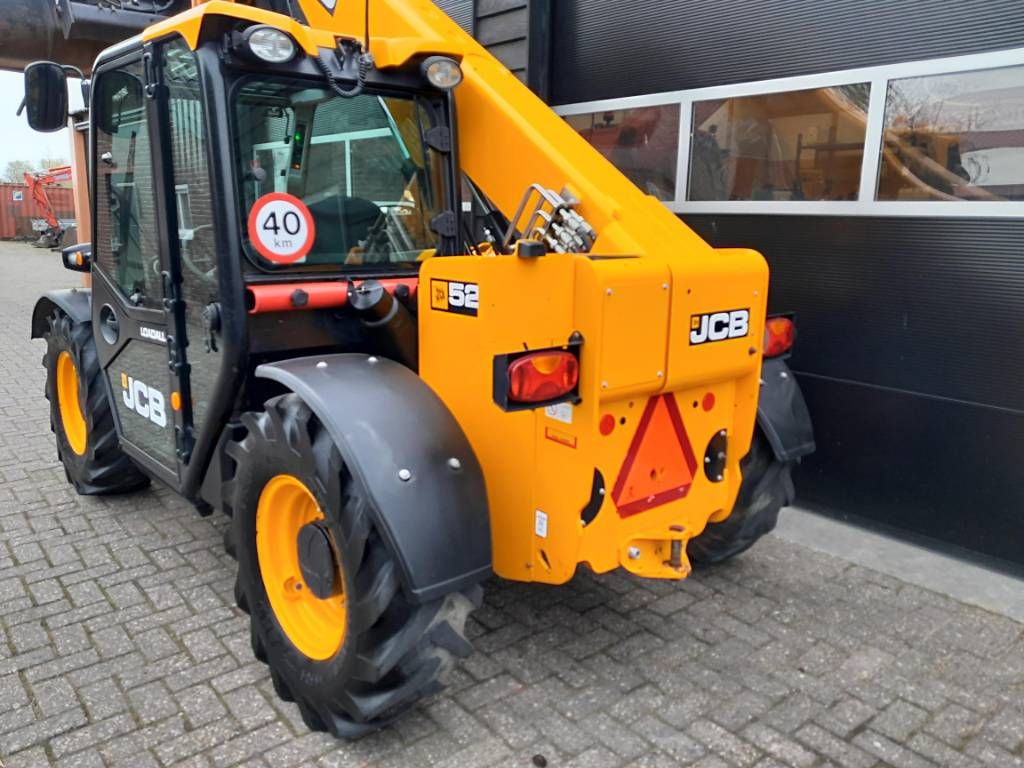 JCB 525-60 AG Agri Plus verreiker met bak