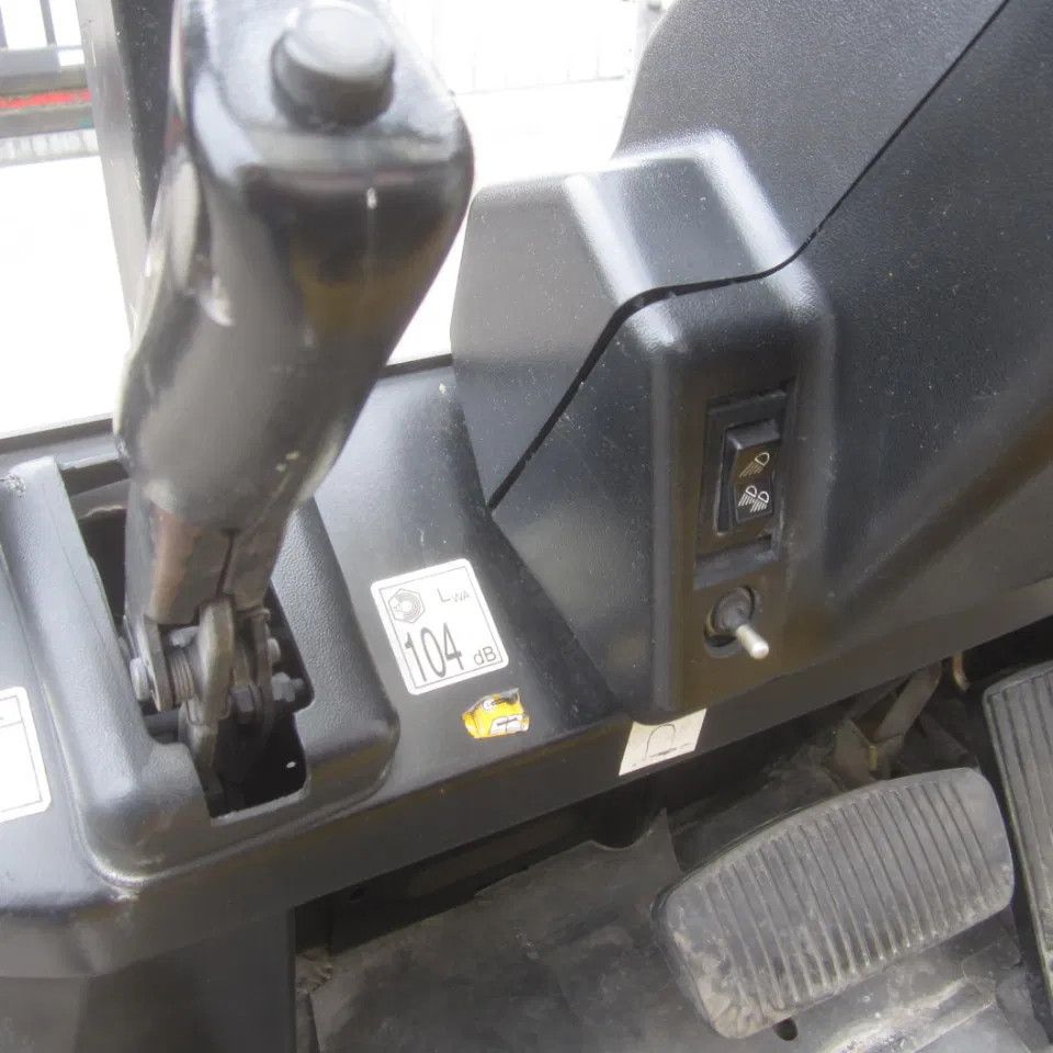 Yale GLP16, LPG-gas, triplex, side shift, container mast.