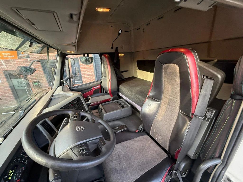 Volvo FM 370 Globetrotter 649.809KM NL Truck APK/TUV 10-2026