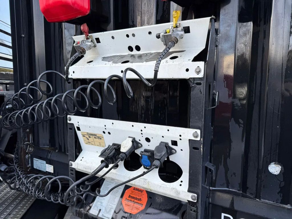 Krone SD Schuifzeilen/Schuifdak BPW 2 Opbergkist Reservewielhouder