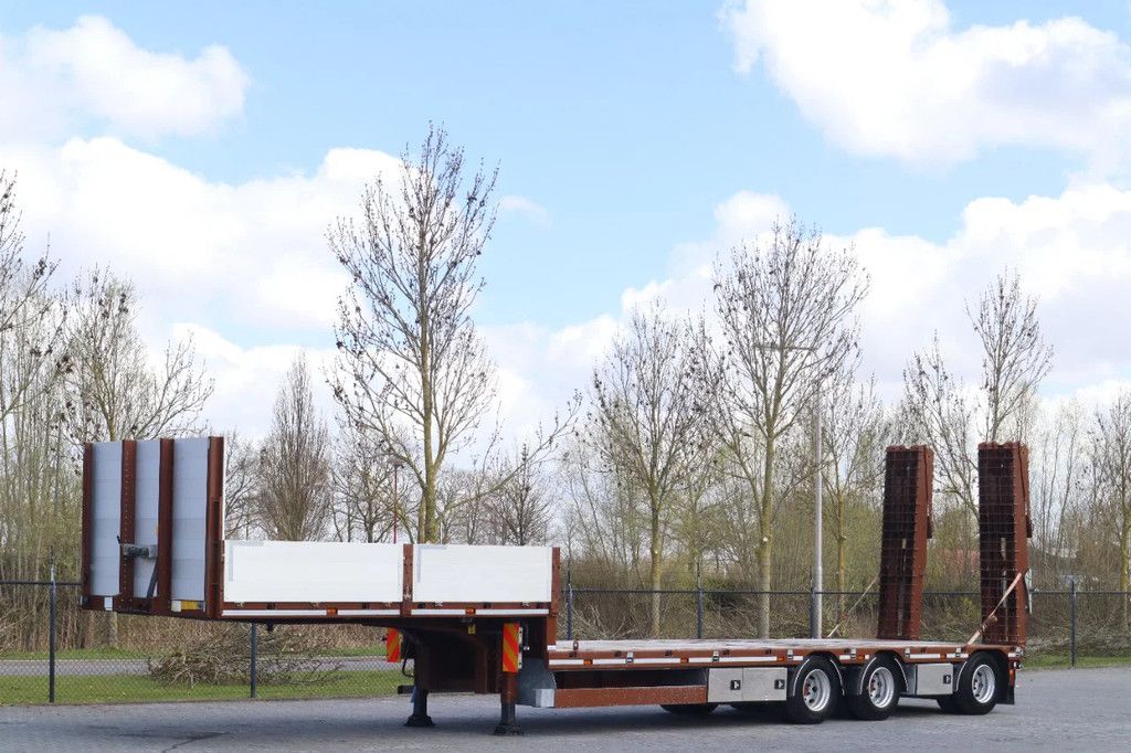 HRD STLM 3N | 3-AXLE | SLIDING RAMPS | STEER & LIFT AXLE