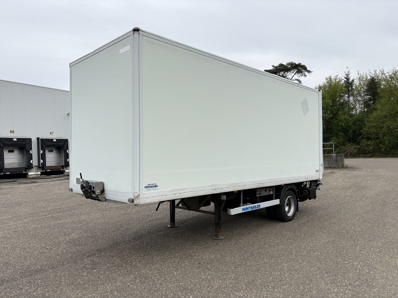 Be oplegger 6.6 ton gesloten laadklep 1000 kg