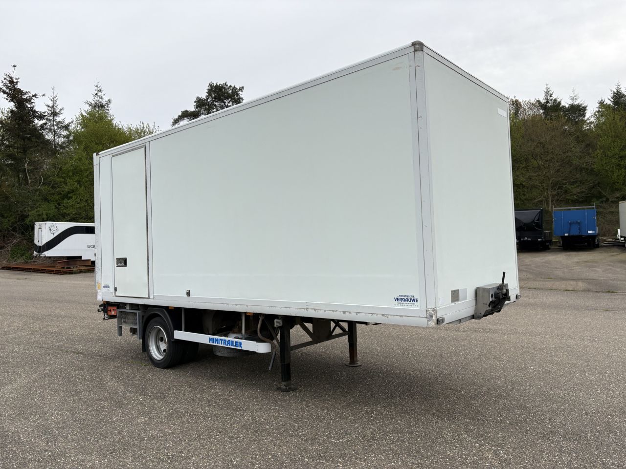 Be oplegger 6.6 ton gesloten laadklep 1000 kg