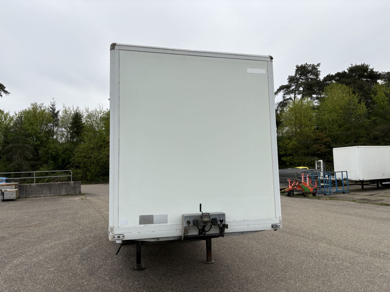 Be oplegger 6.6 ton gesloten laadklep 1000 kg