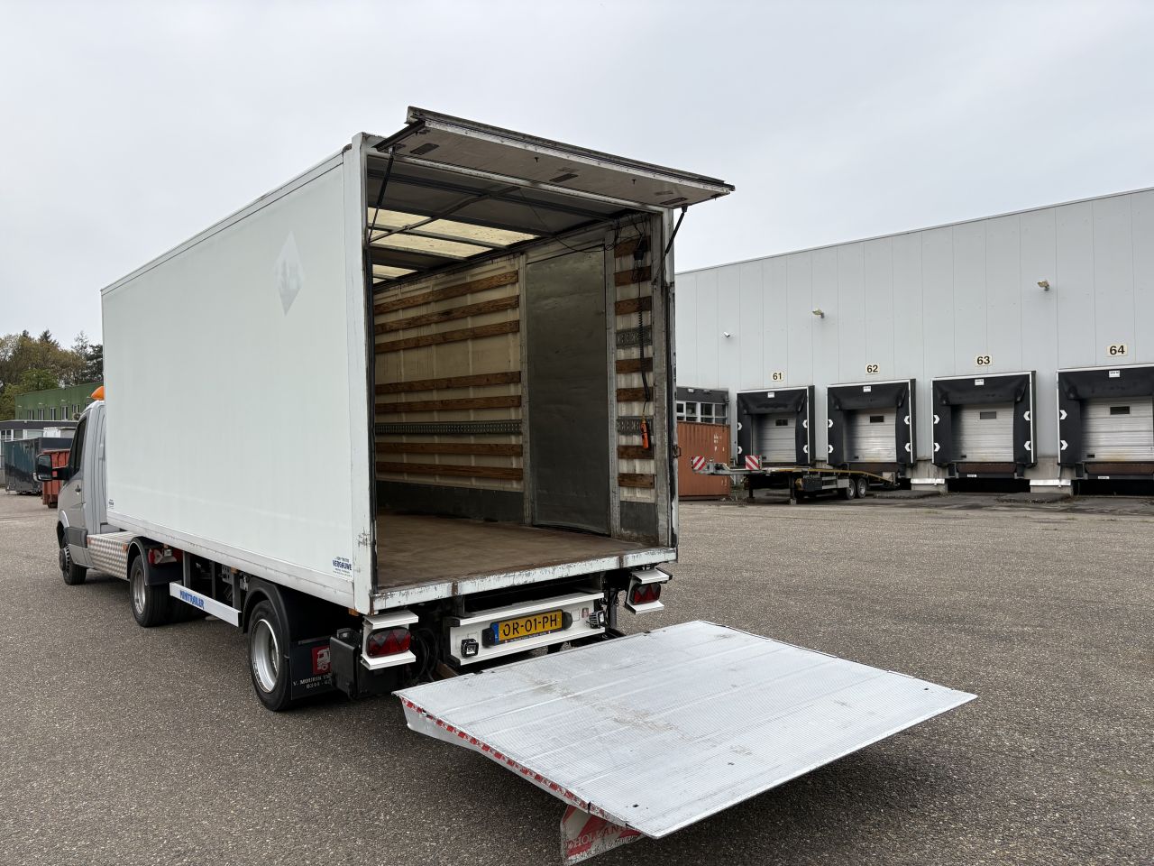 Be oplegger 6.6 ton gesloten laadklep 1000 kg
