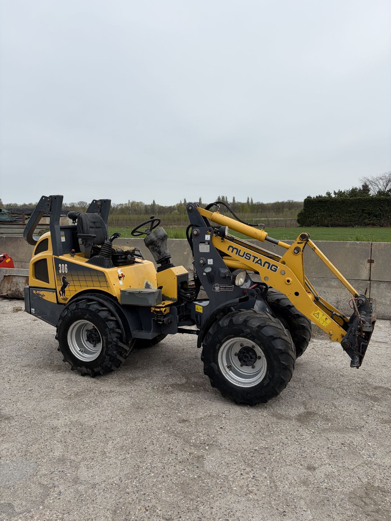 Mustang 306 met aanbouwdelen