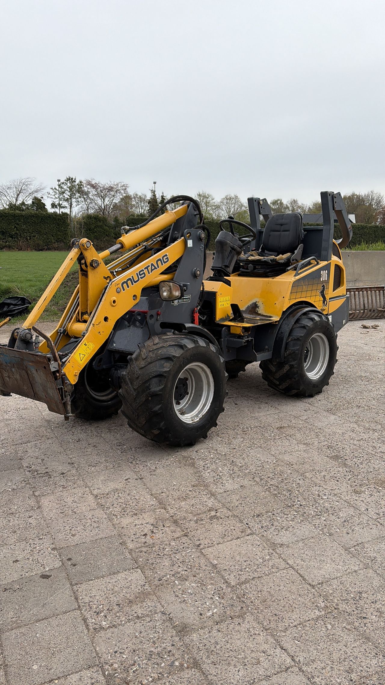 Mustang 306 met aanbouwdelen