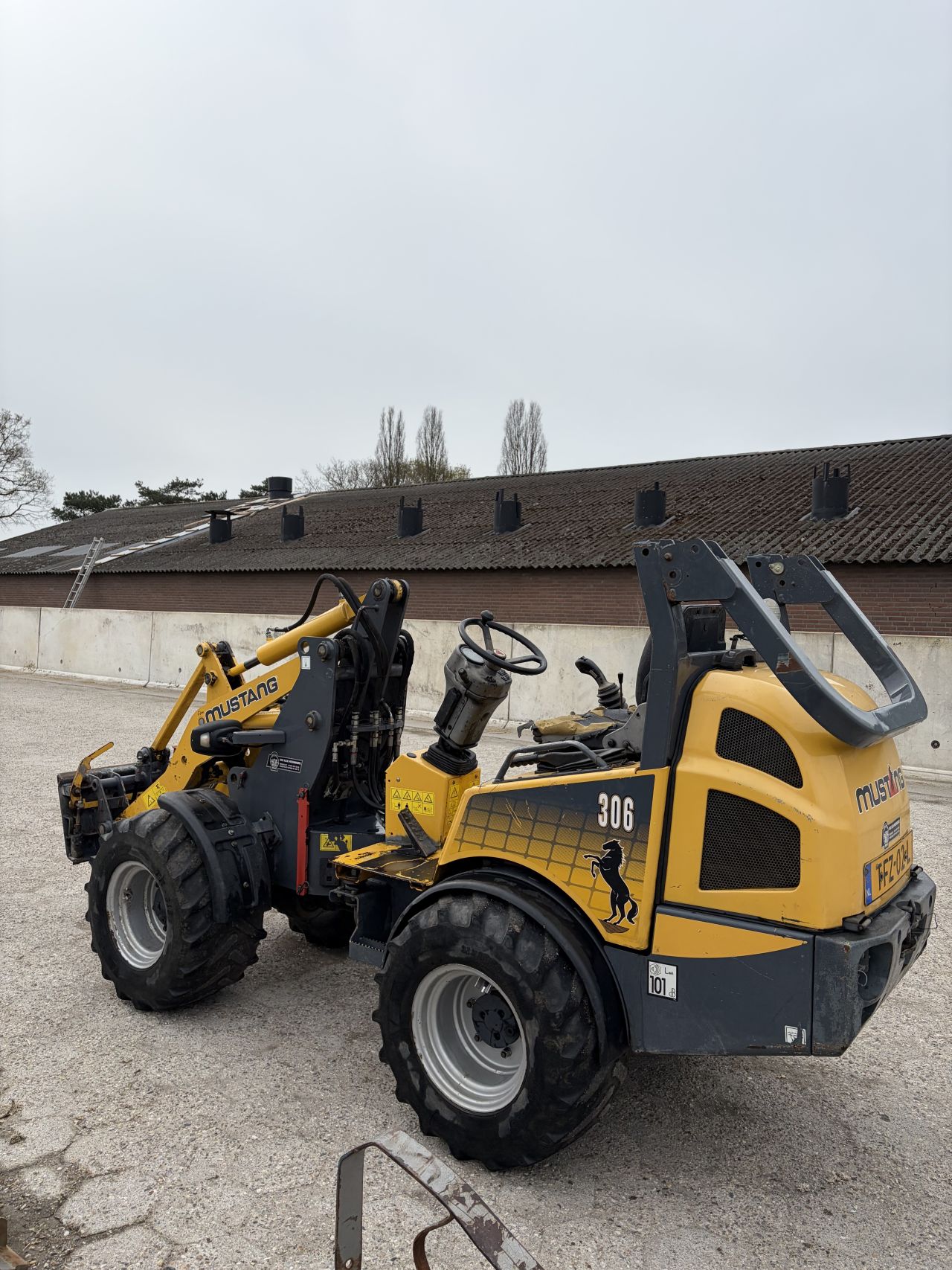 Mustang 306 met aanbouwdelen