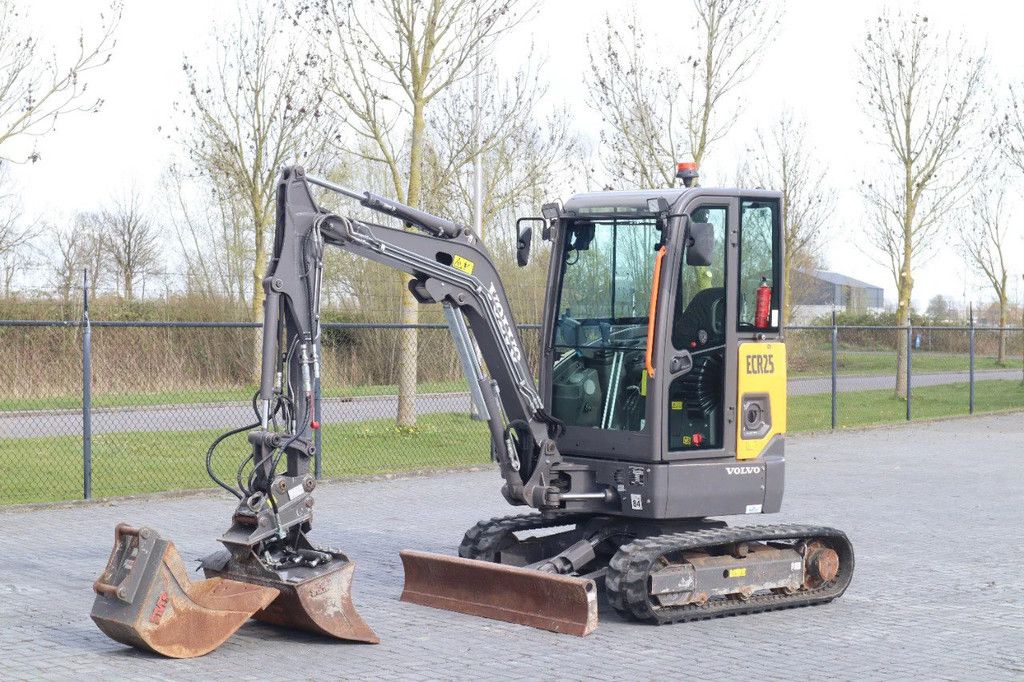 Volvo ECR25 ELECTRIC | JECR25D | TILTBUCKET | BUCKET | LOW HOURS