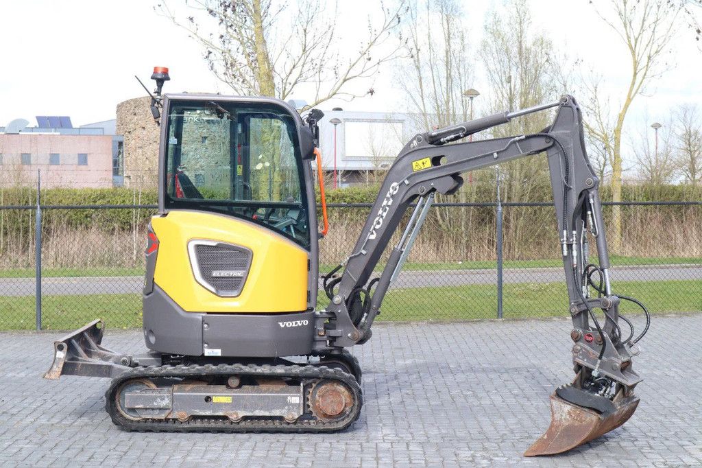 Volvo ECR25 ELECTRIC | JECR25D | TILTBUCKET | BUCKET | LOW HOURS