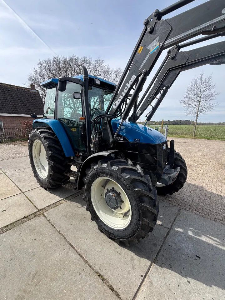 New Holland TS 90
