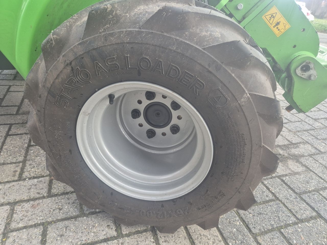 Gebruikte AVANT 530 optidrive minilader met gewicht van 1460 kgs