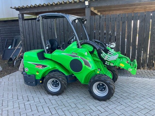 Nieuwe AVANT 528 TDL kniklader met gewicht van 1530 kgs