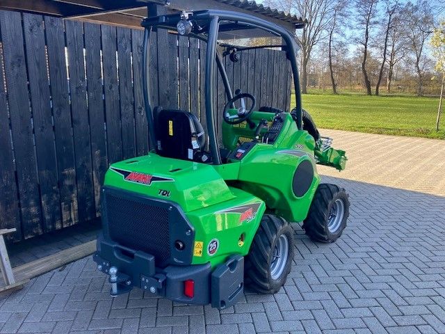 Nieuwe AVANT 528 TDL kniklader met gewicht van 1530 kgs