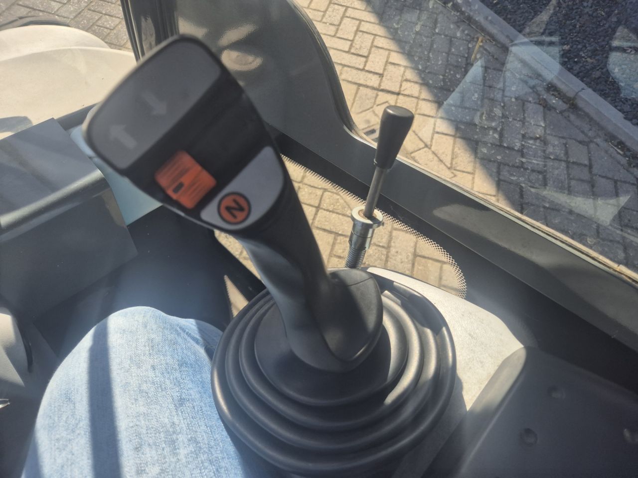 KRAMER 5035 minishovel met gewicht van 2250 kgs