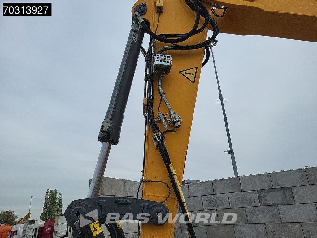 Liebherr R926 LC Trimble GPS - Engcon