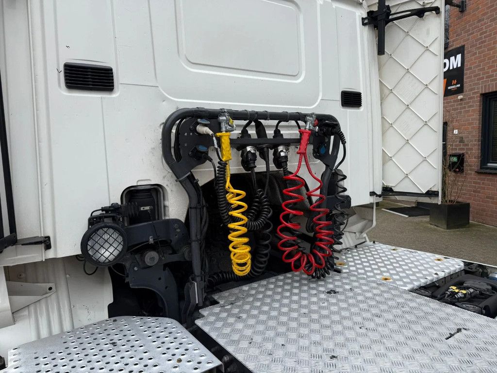 Scania P360 4X2 646.642KM Spoilers NL Truck APK/TUV 09-2026