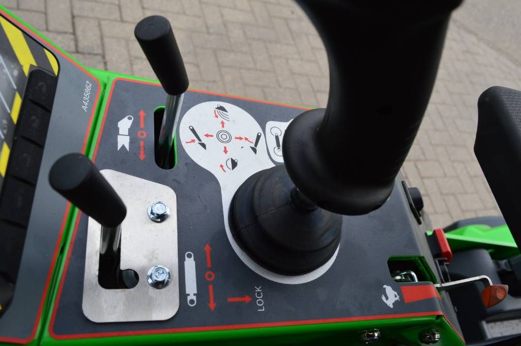 Avant 855i TDL Kniklader/Shovel