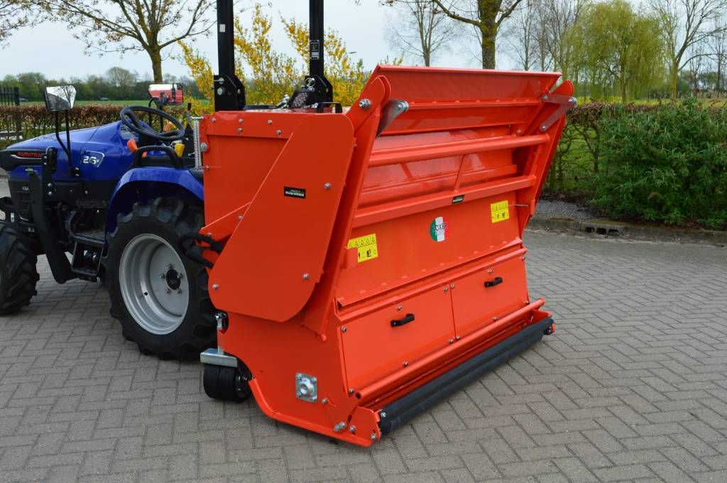 Boxer High 165 klepelmaaier met opvang, hooglosser