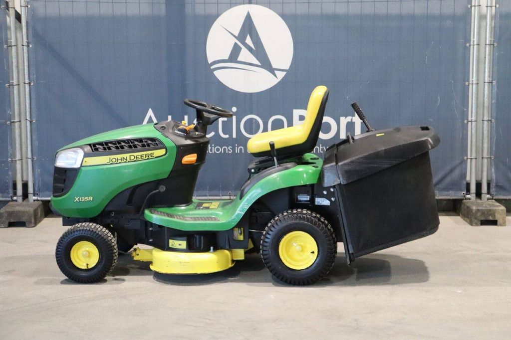 Zitmaaier John Deere X135R Benzine 2016