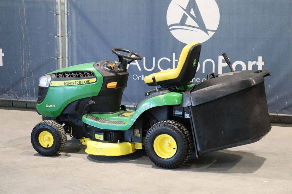 Zitmaaier John Deere X135R Benzine 2016