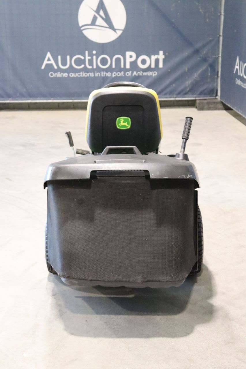 Zitmaaier John Deere X135R Benzine 2016