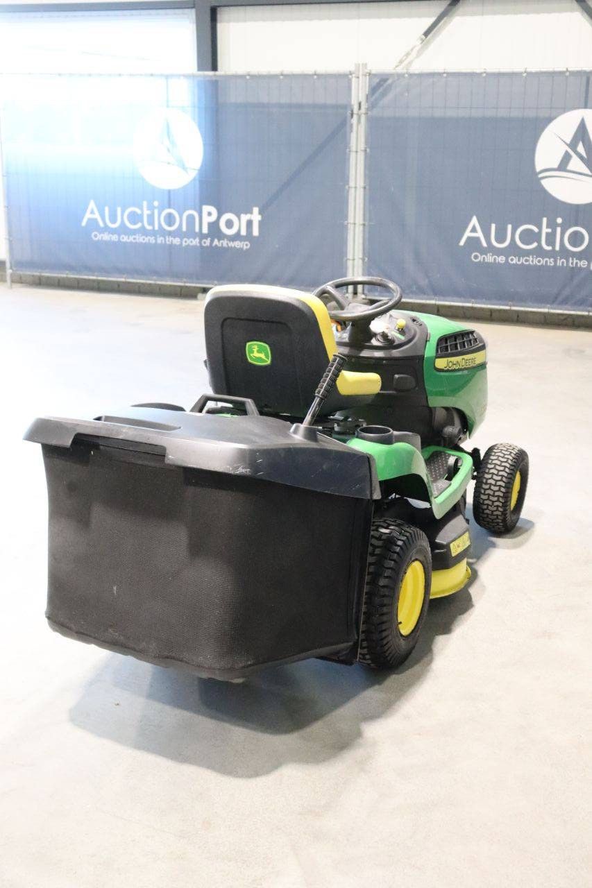 Zitmaaier John Deere X135R Benzine 2016