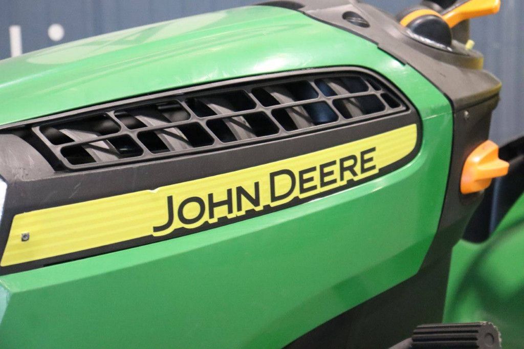 Zitmaaier John Deere X135R Benzine 2016