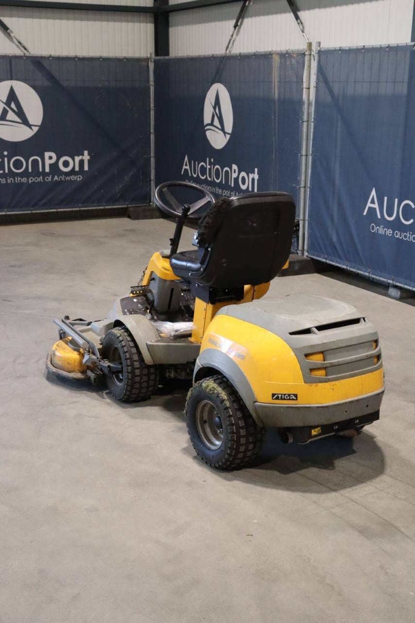 Zitmaaier Stiga Park Pro 25 AWD Benzine 2011
