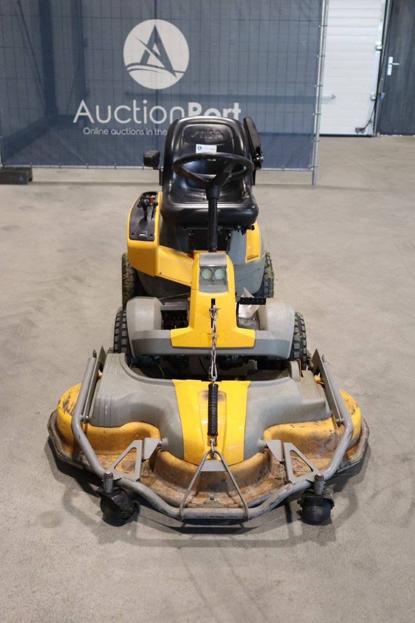 Zitmaaier Stiga Park Pro 25 AWD Benzine 2011