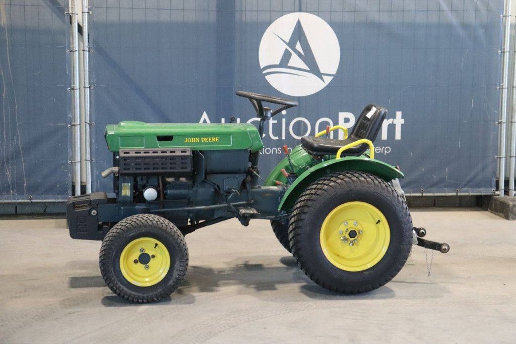 Compact Tractor John Deere B7000 Diesel met Extra Wielen