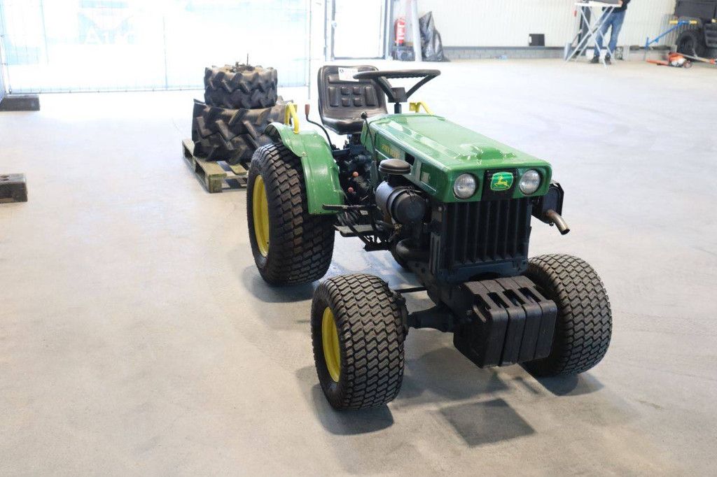 Compact Tractor John Deere B7000 Diesel met Extra Wielen