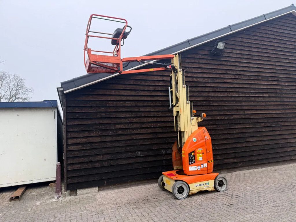 JLG toucan 10 e