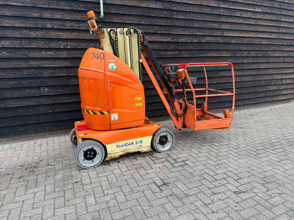 JLG toucan 10 e